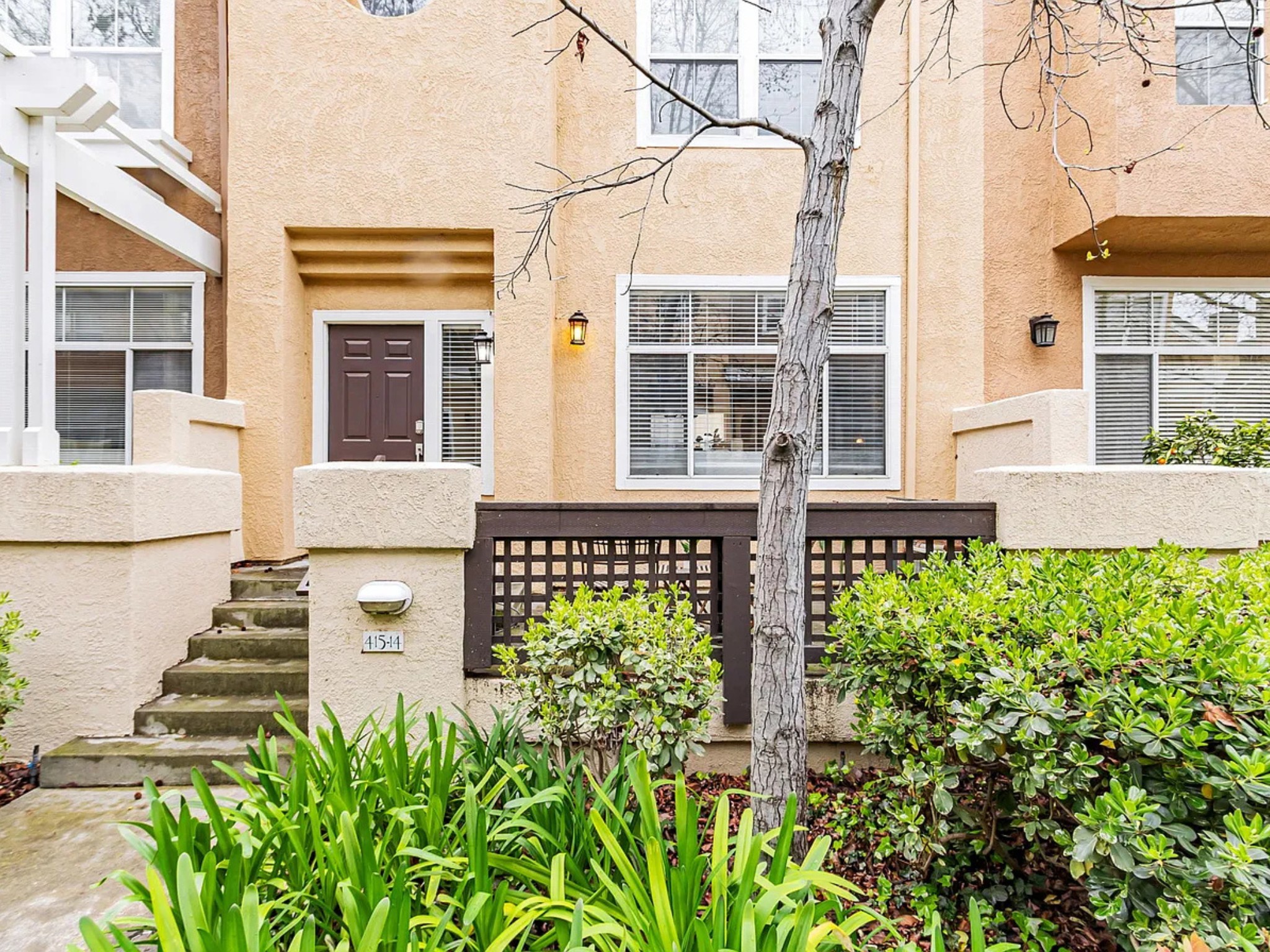 San Jose Townhome: 415 Camille Cir