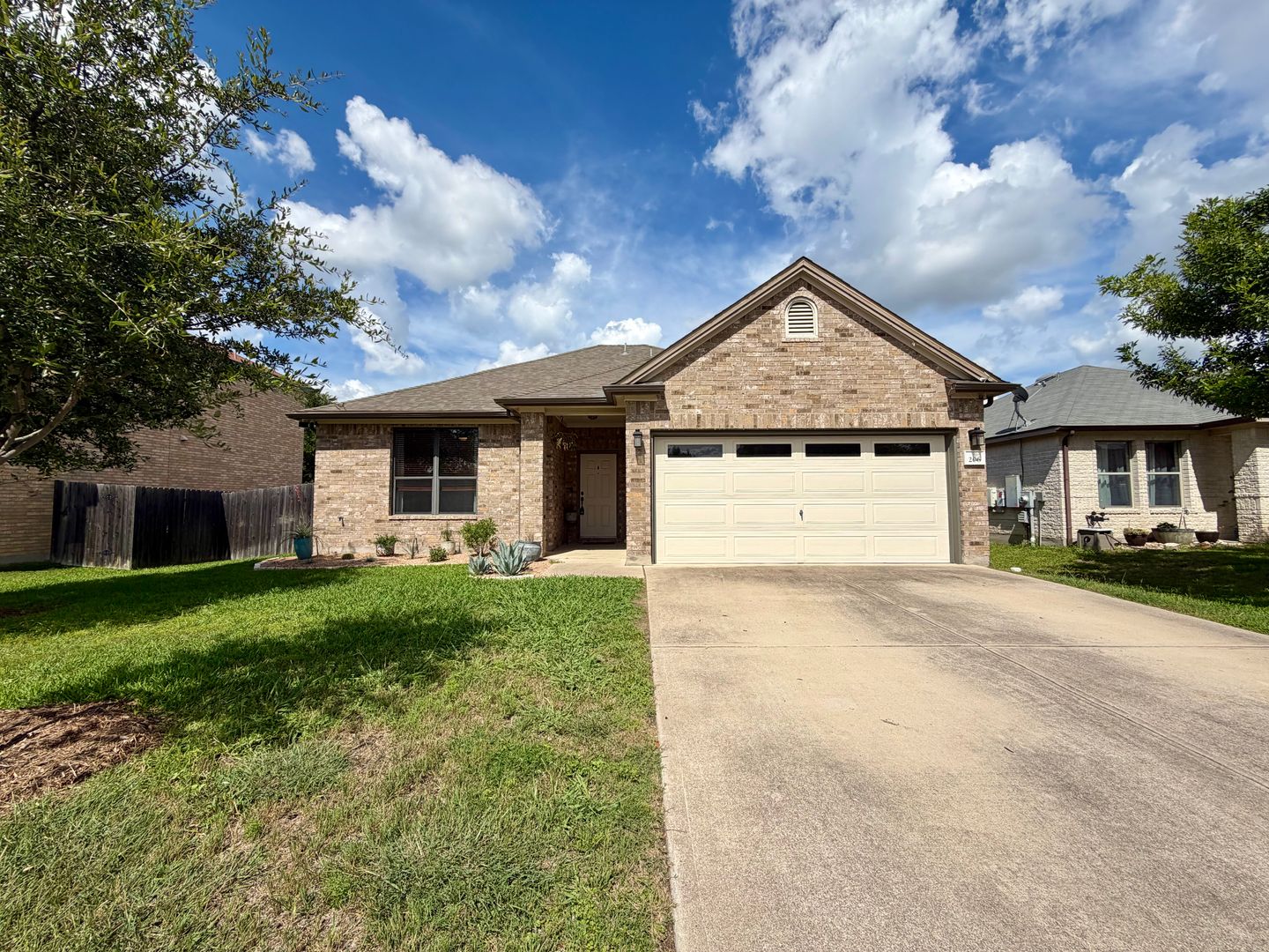 Leander House: 206 Briarwood Drive