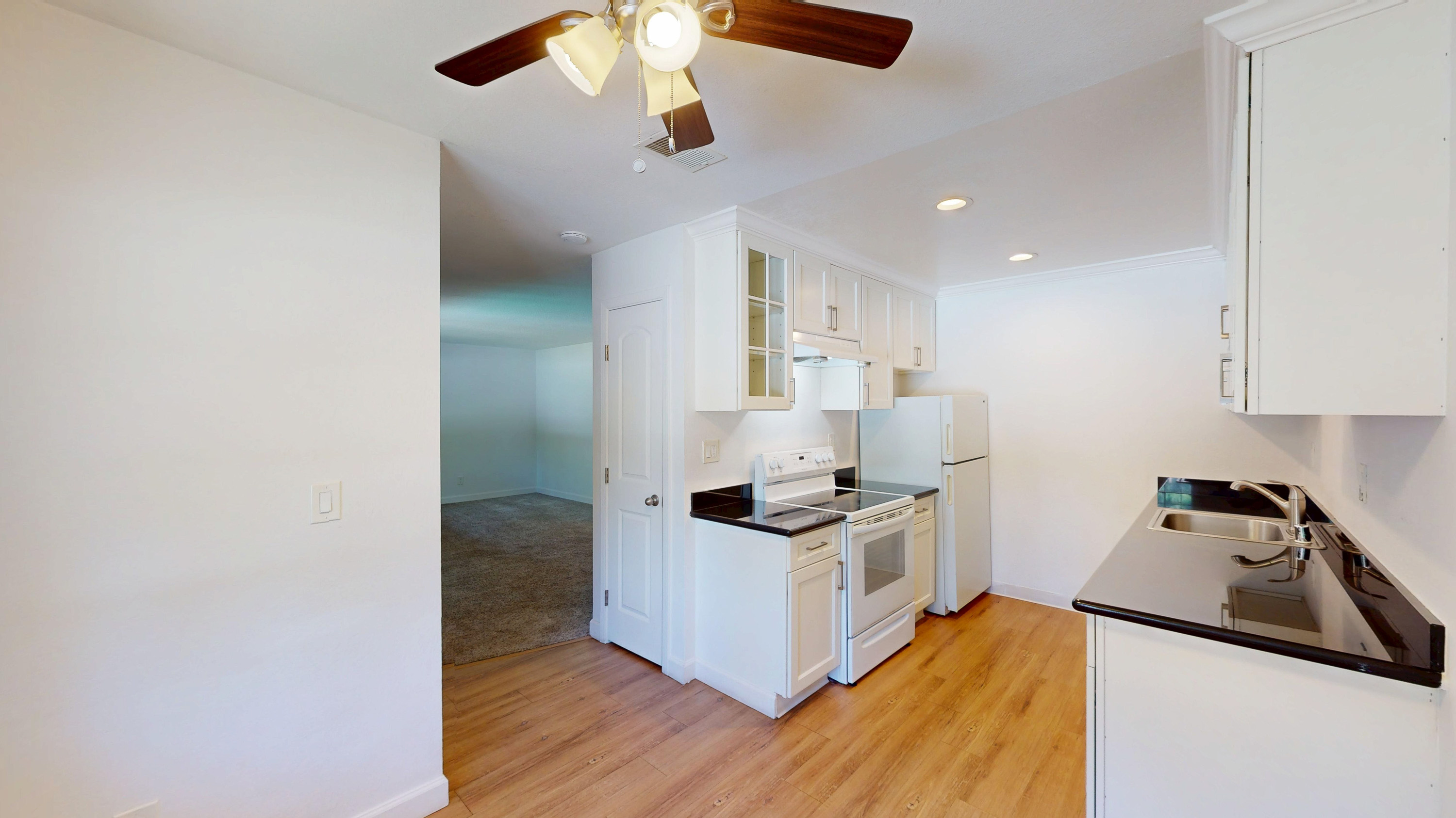 Sonoma Condo: 18215 Happy Ln.