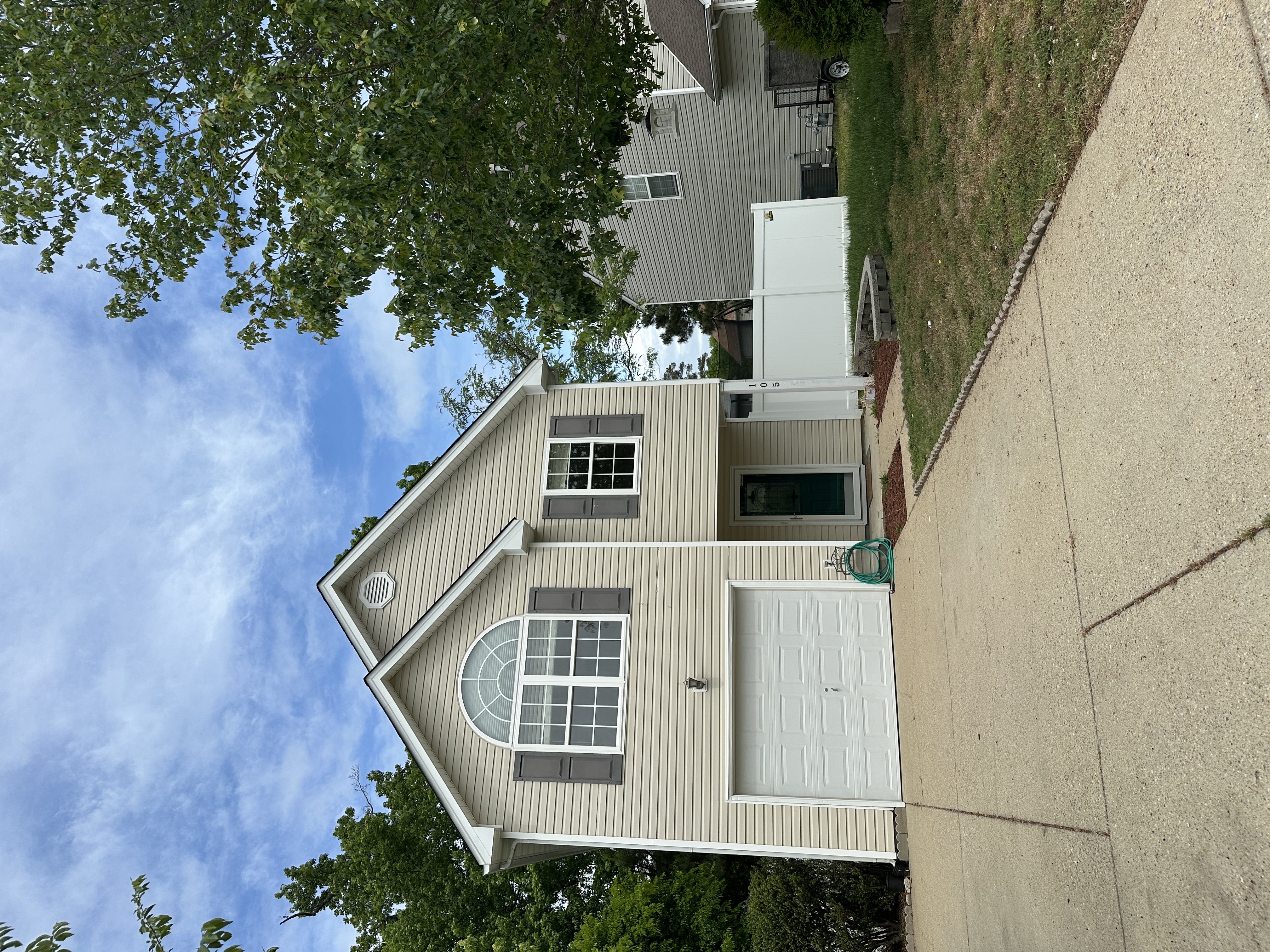 Williamsburg House: 105 Chardonnay Rd