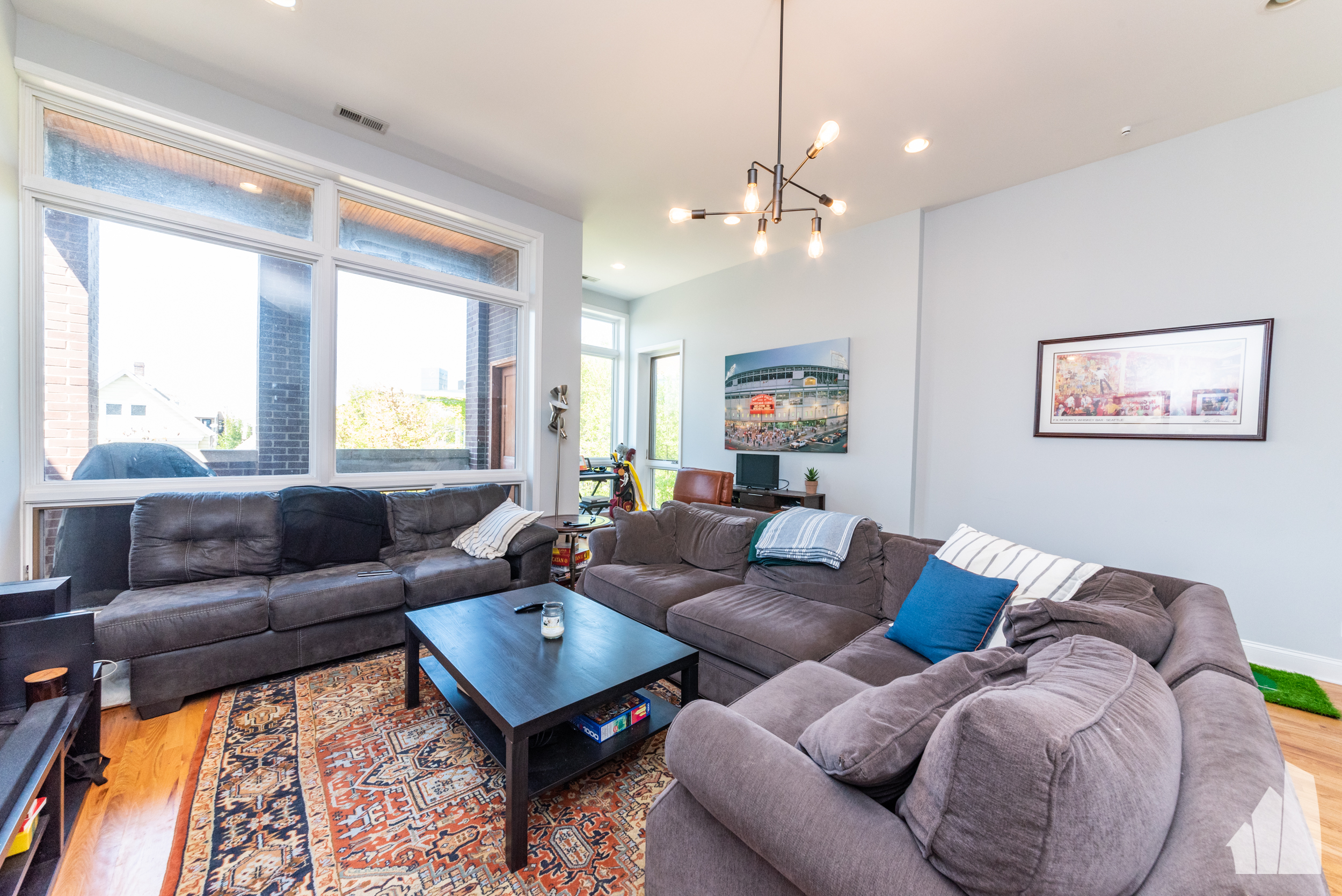 Chicago Condo: 1133 West Addison