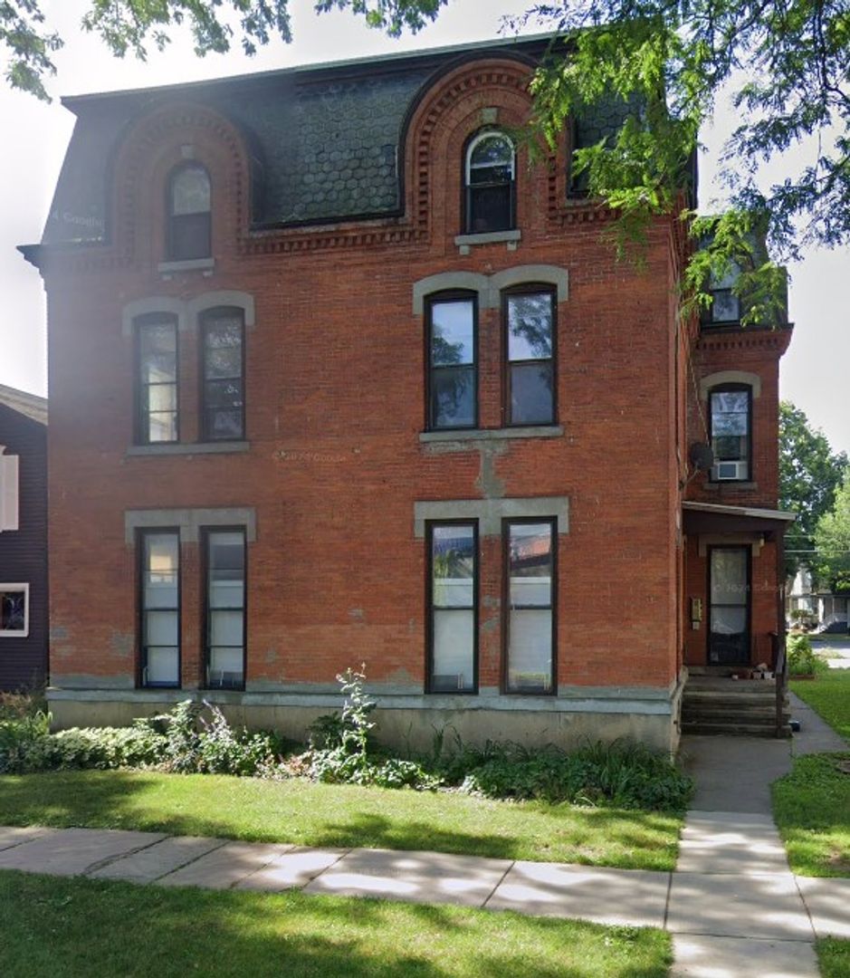 Rochester Condo: 71 Marshall St