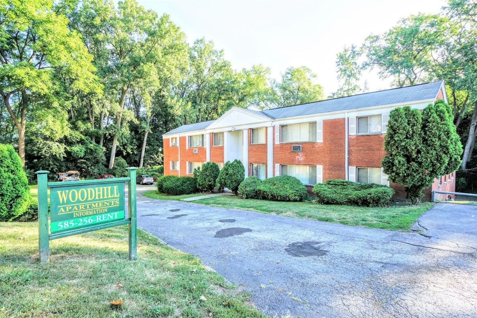 Greece Condo: 146 Woodhill Drive