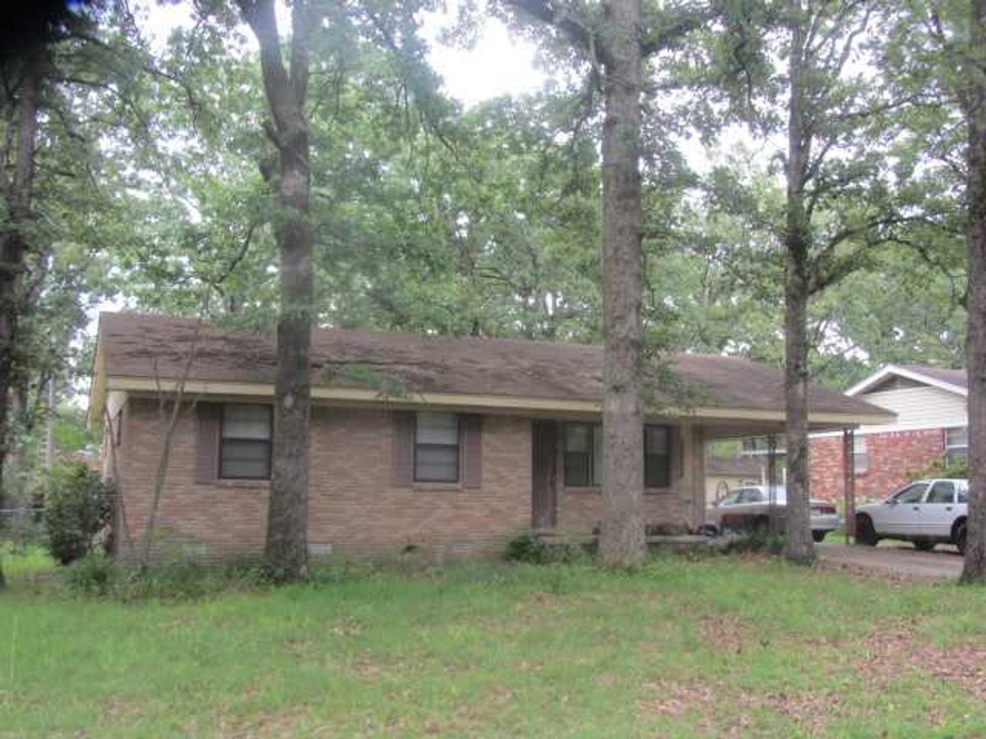 Sherwood House: 602 W Devon