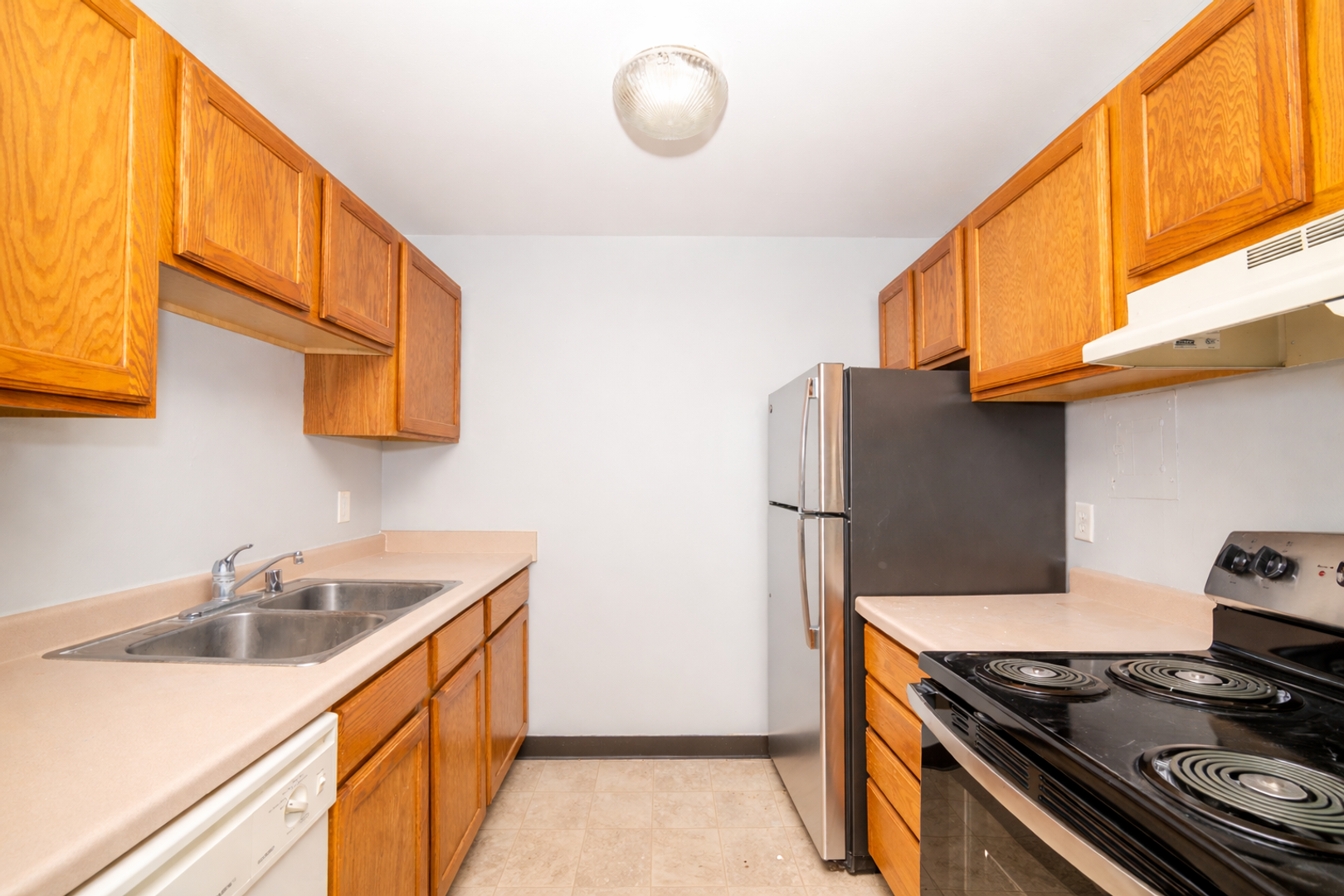 Sun Prairie Apartment: 242 Amber Trl