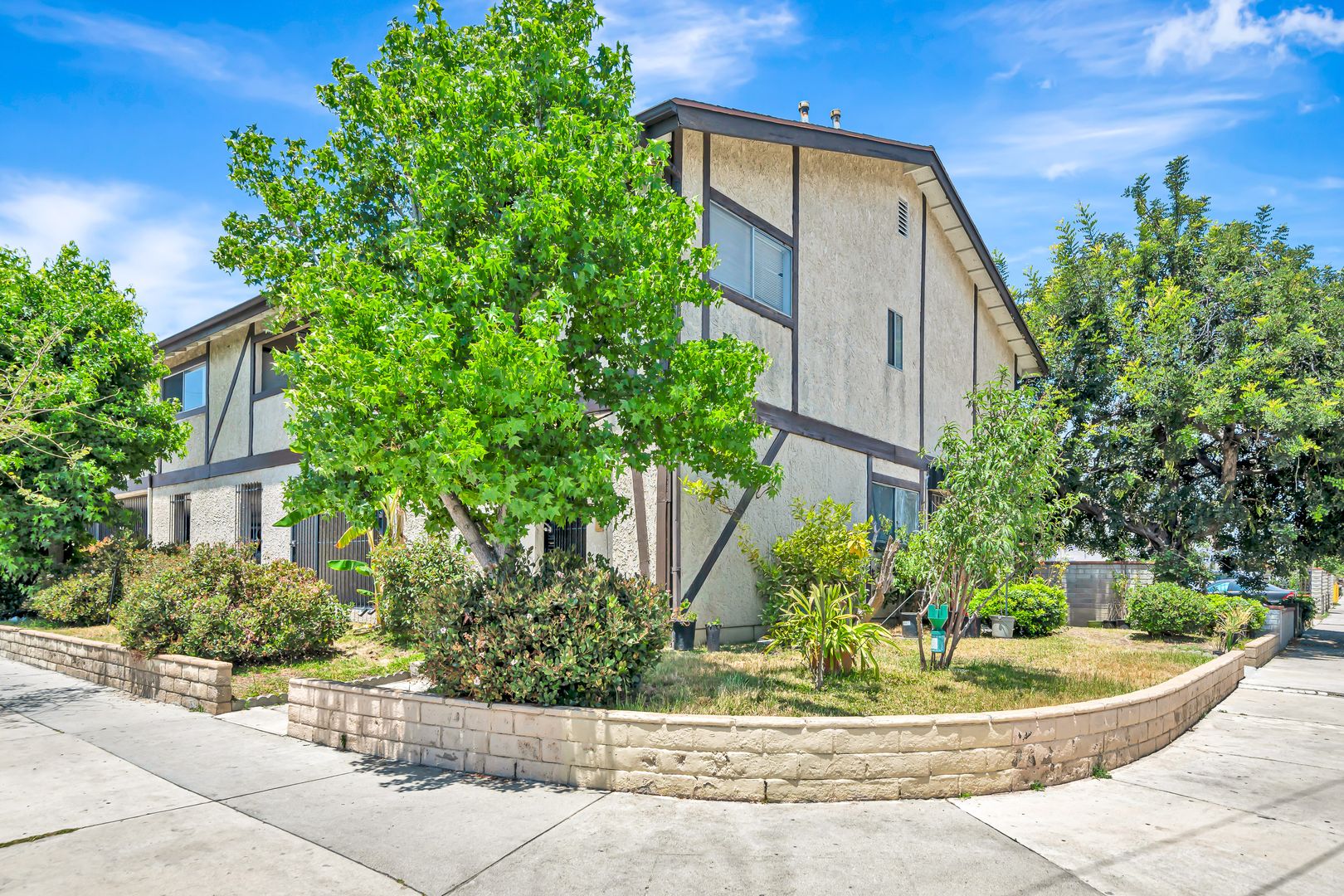 North Hollywood Condo: 6003 Craner Ave