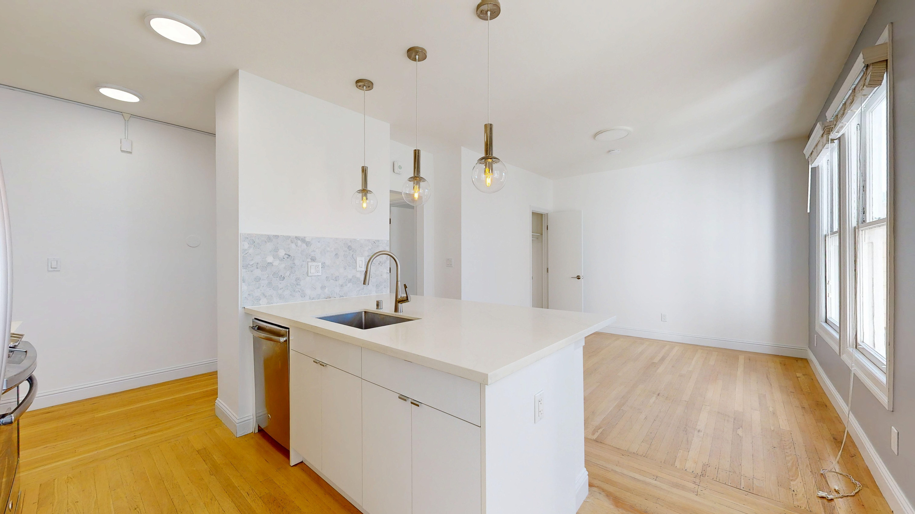 San Francisco Condo: 1637 Sacramento St