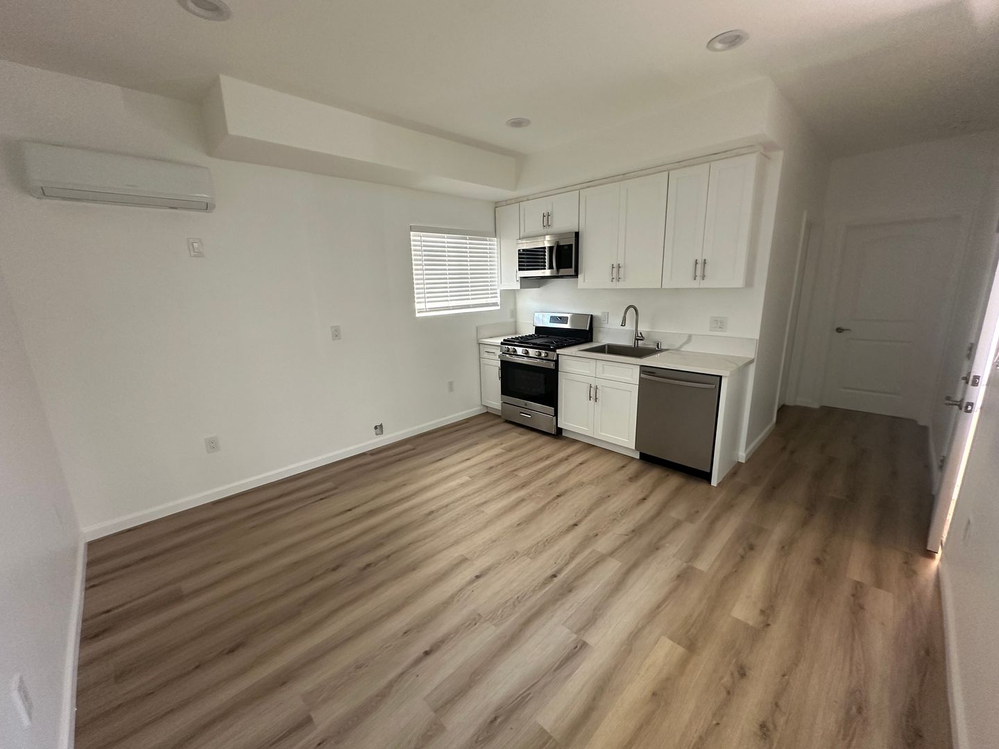 Van Nuys Condo: 14527 Hartland