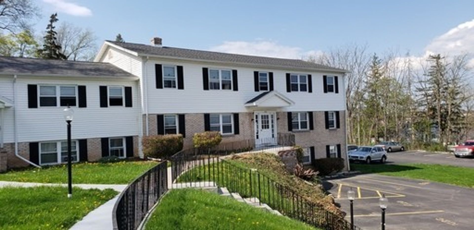 Canandaigua Condo: 223 Bristol St