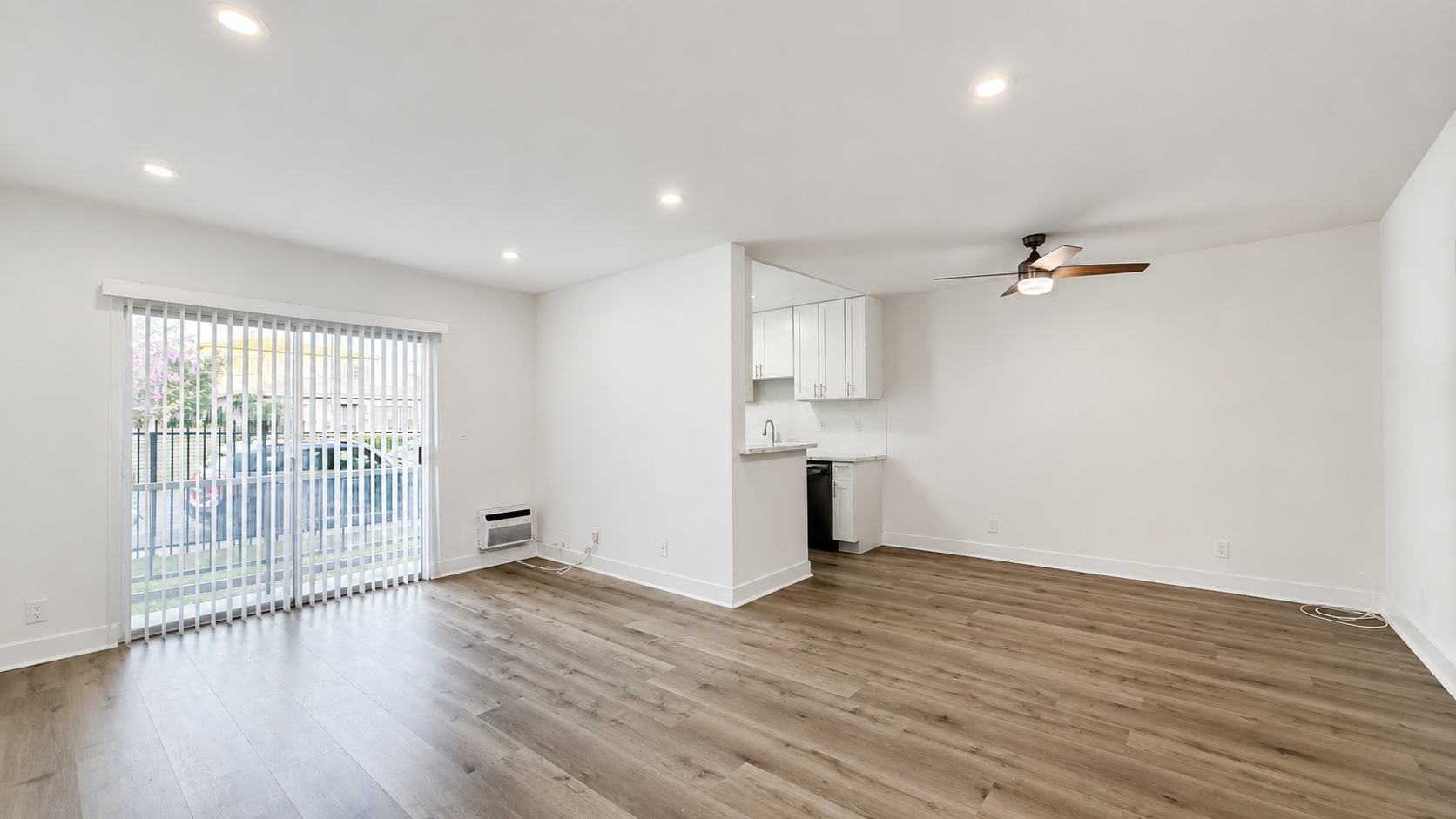 Los Angeles Condo: 2233 S Ridgeley Dr