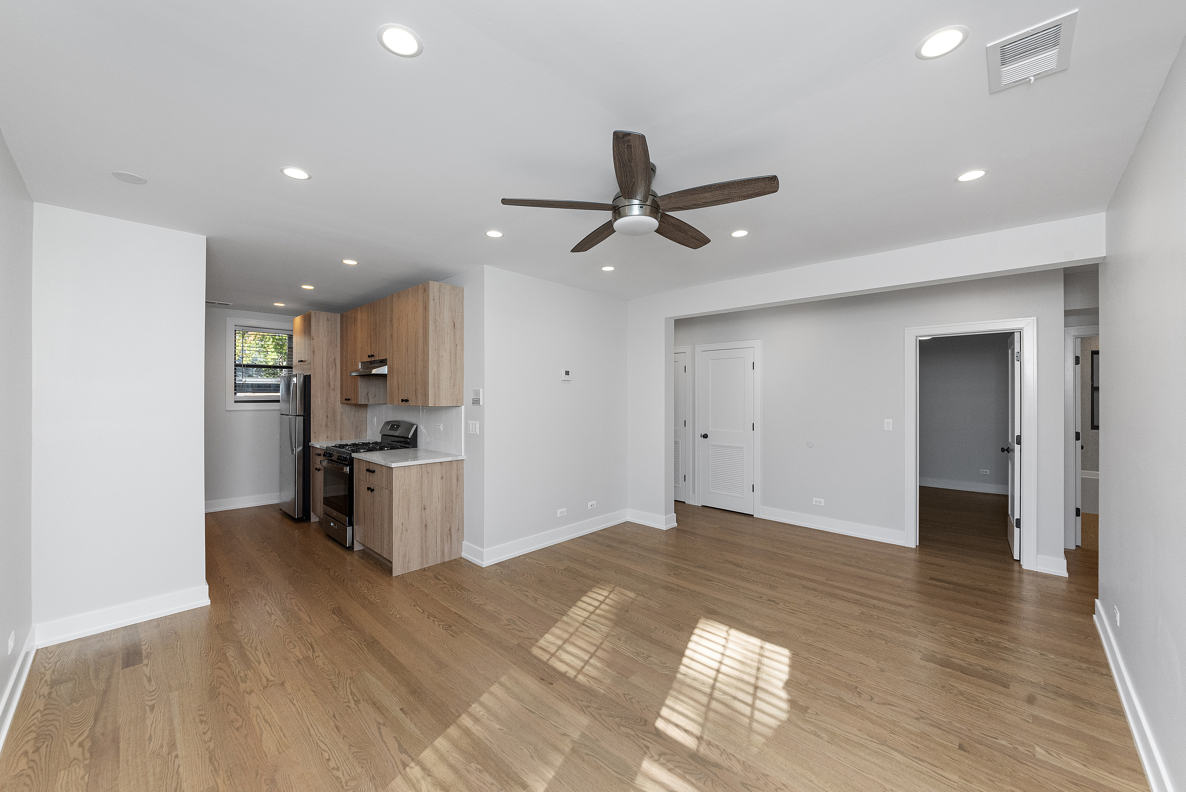 Chicago Condo: 1908 West Winnemac Avenue