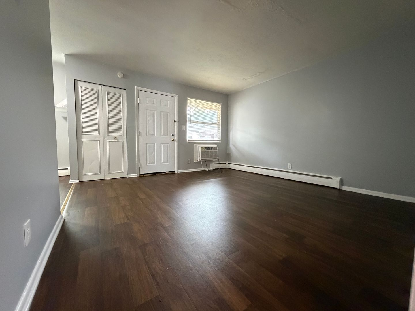 Louisville Apartment: 421 Poplar Level Ct