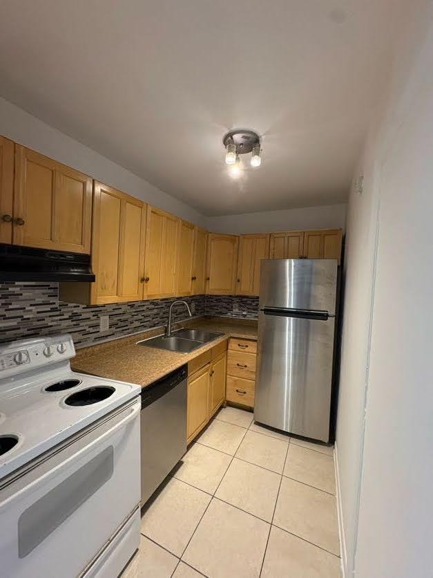 Margate Townhome: 6000 NW 7th St