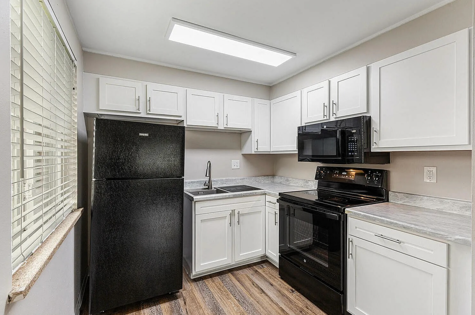 Lakewood Apartment: 1150 S Allison St