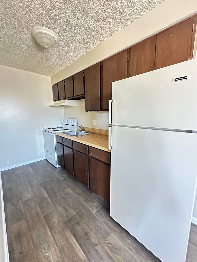 Denver Apartment: 1420 W 71st Pl