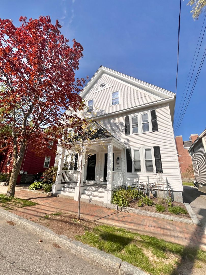 Portsmouth Condo: 105-107 Richards Ave