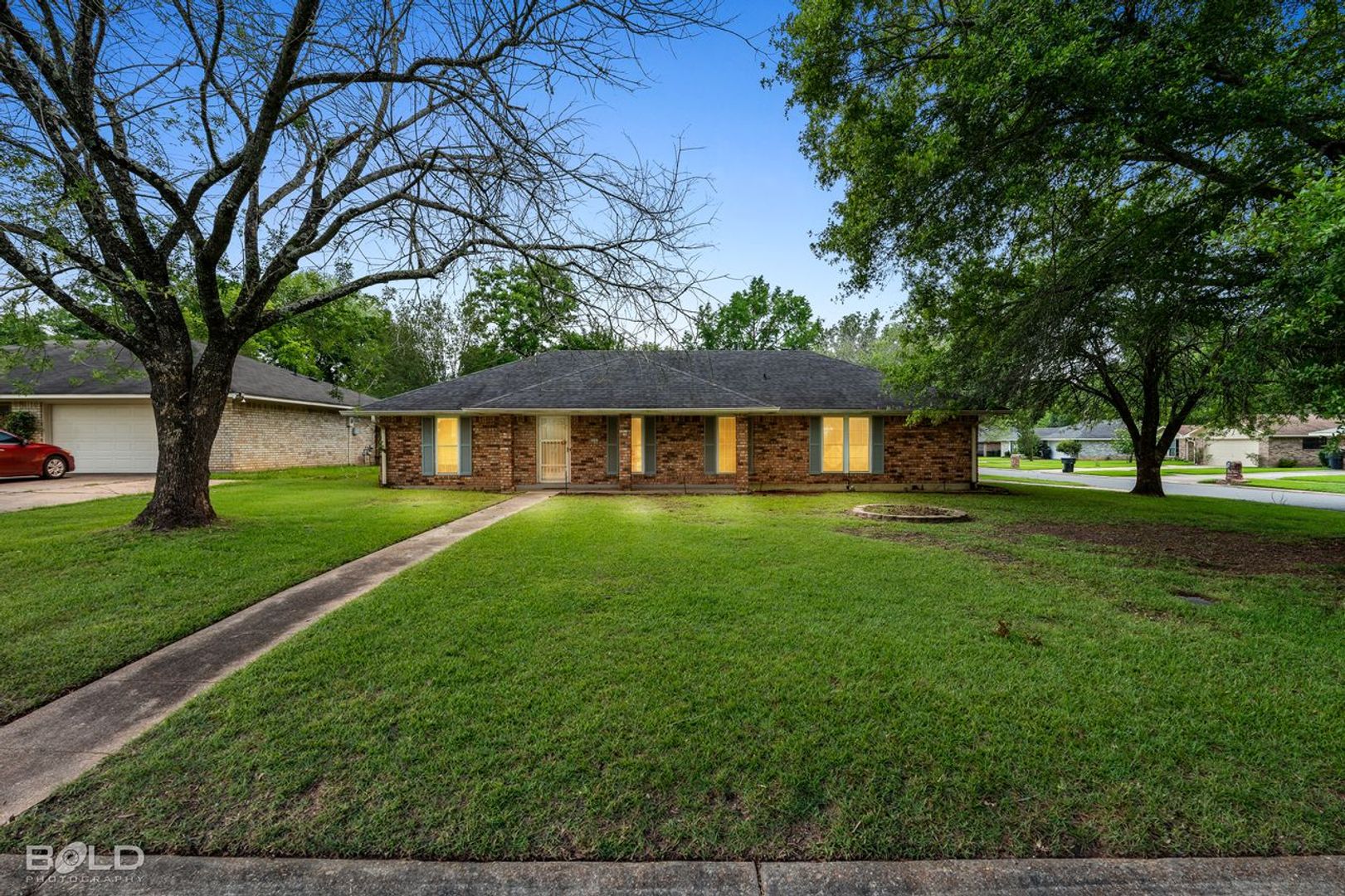 Shreveport House: 9202 Highcrest Dr