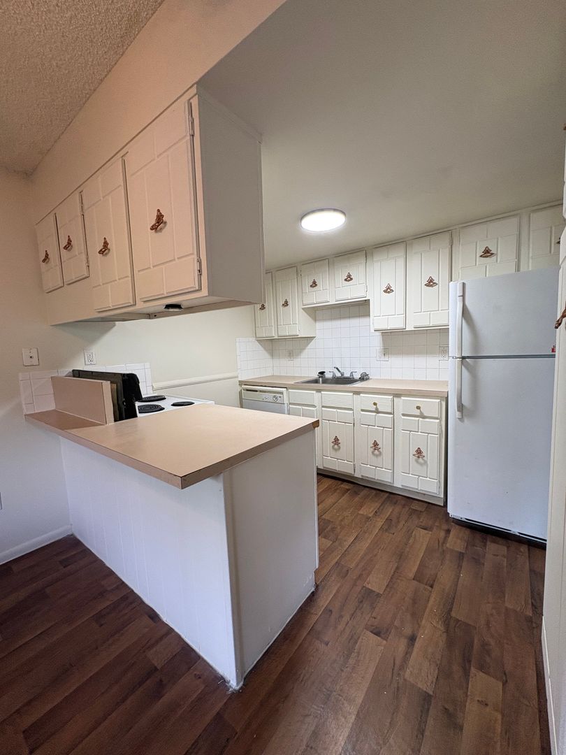 Lakewood Condo: 915 Carr Street