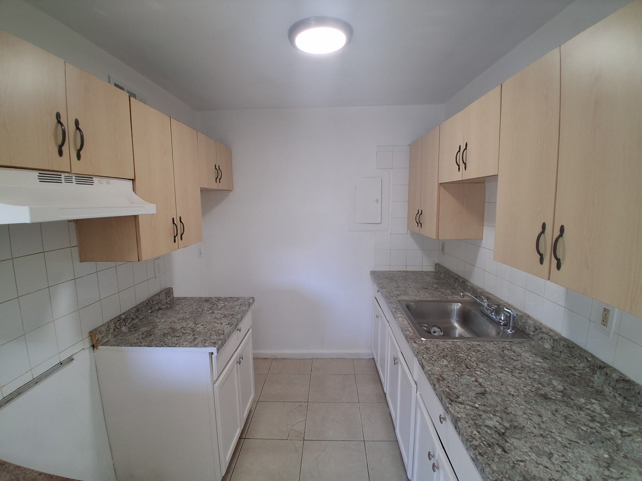 Deerfield Beach Townhome: 401 SW 13th Pl