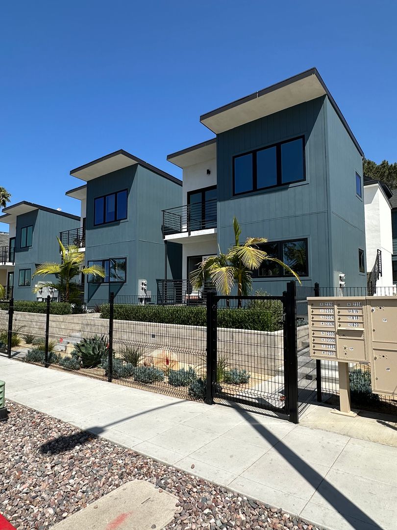 San Diego Condo: 2332 F Street