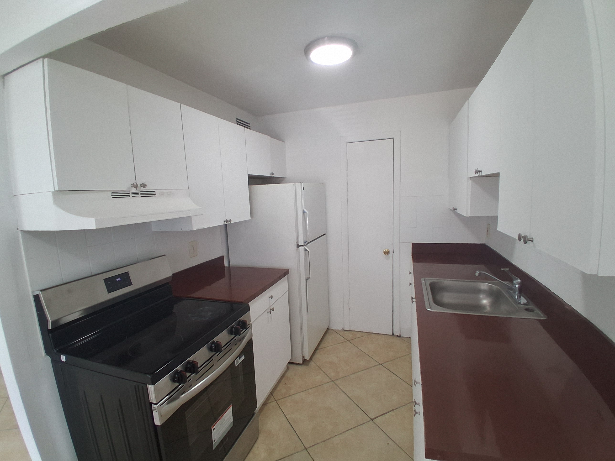 Deerfield Beach Townhome: 401 SW 13th Pl