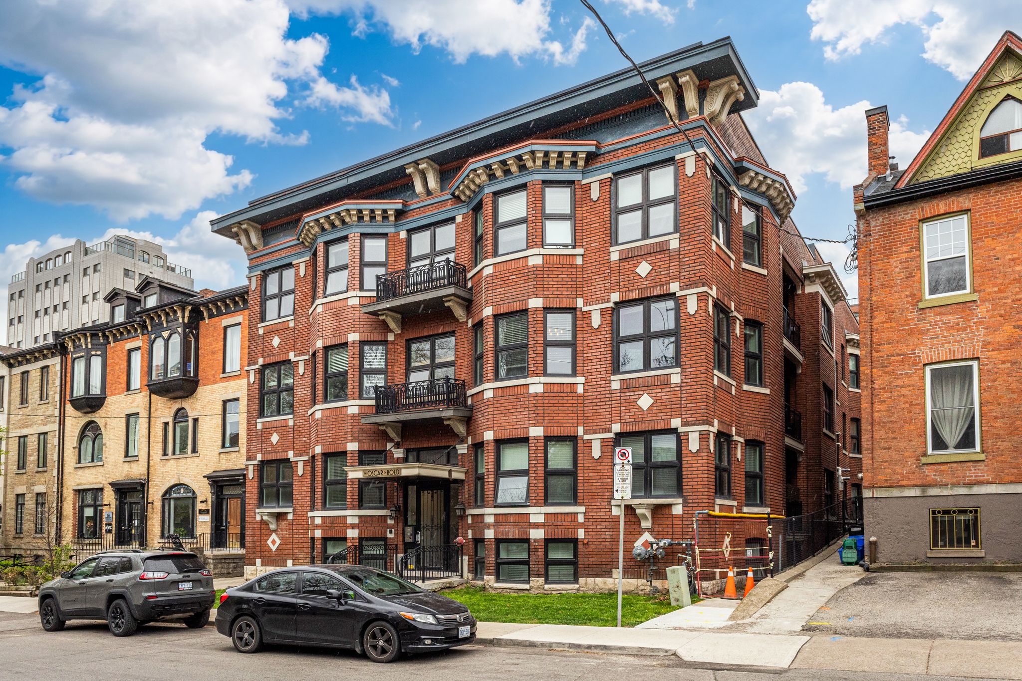 Hamilton Condo: 27 Bold St