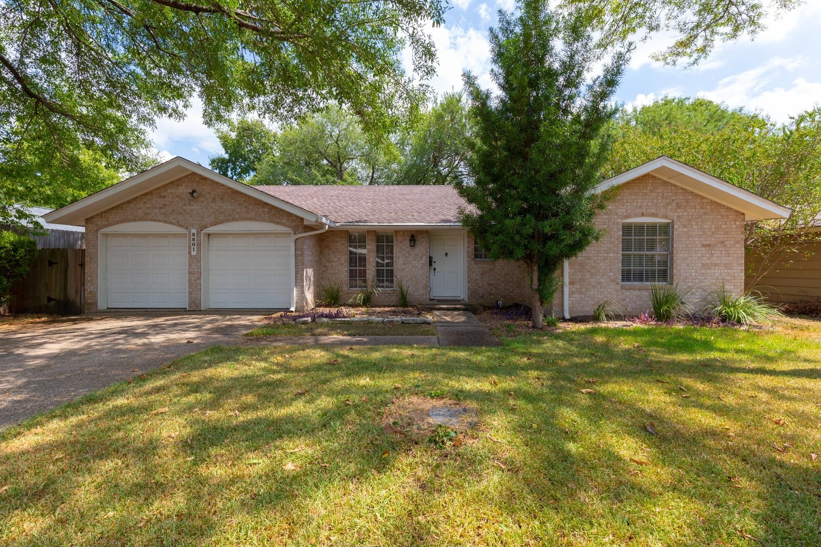 Austin House: 8801 Dawnridge Circle