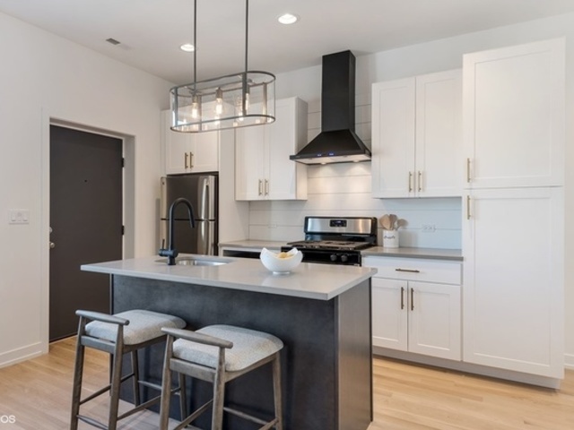 Chicago Condo: 1244 West Huron