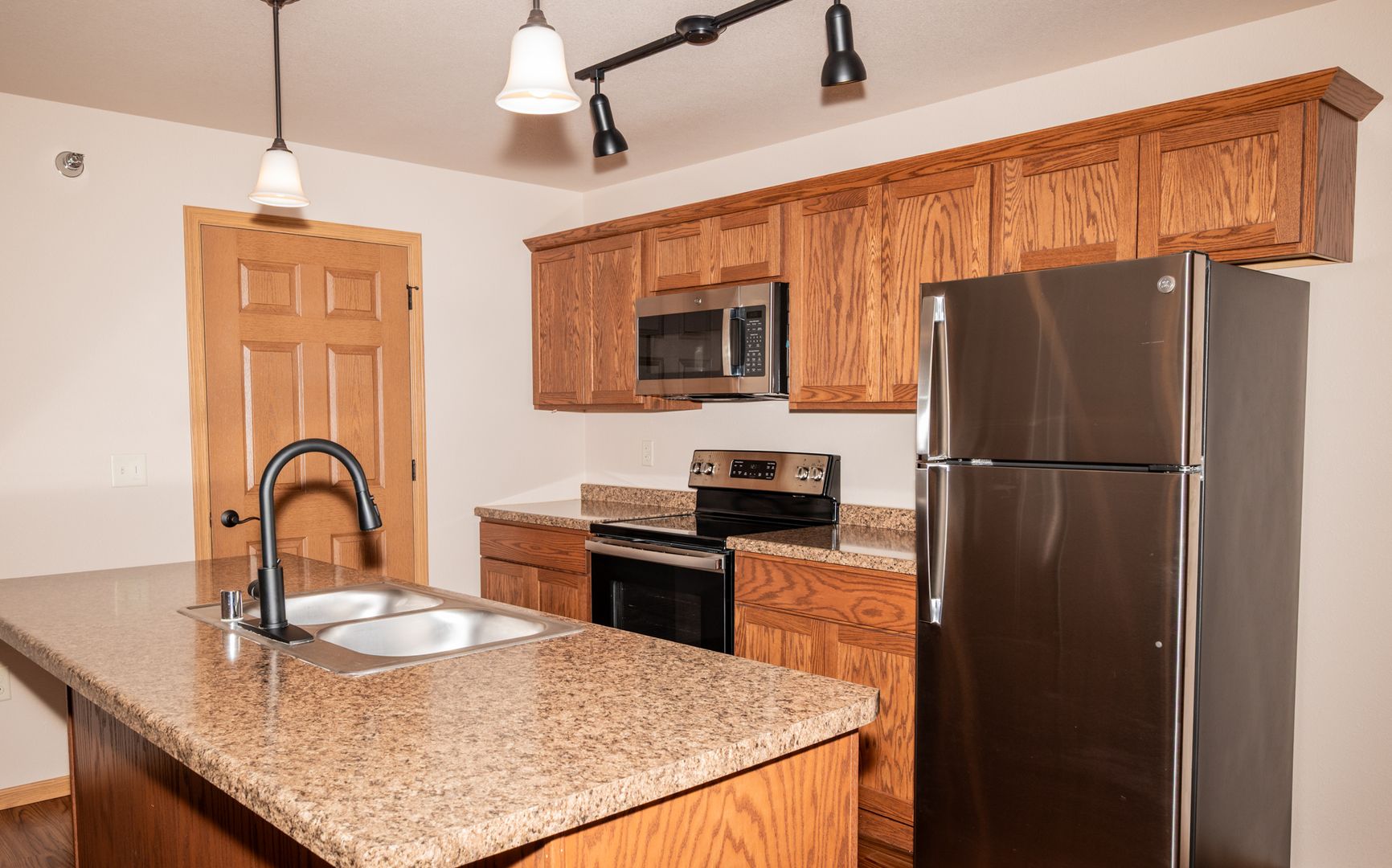 Tomah Apartment: 505 Larkin St