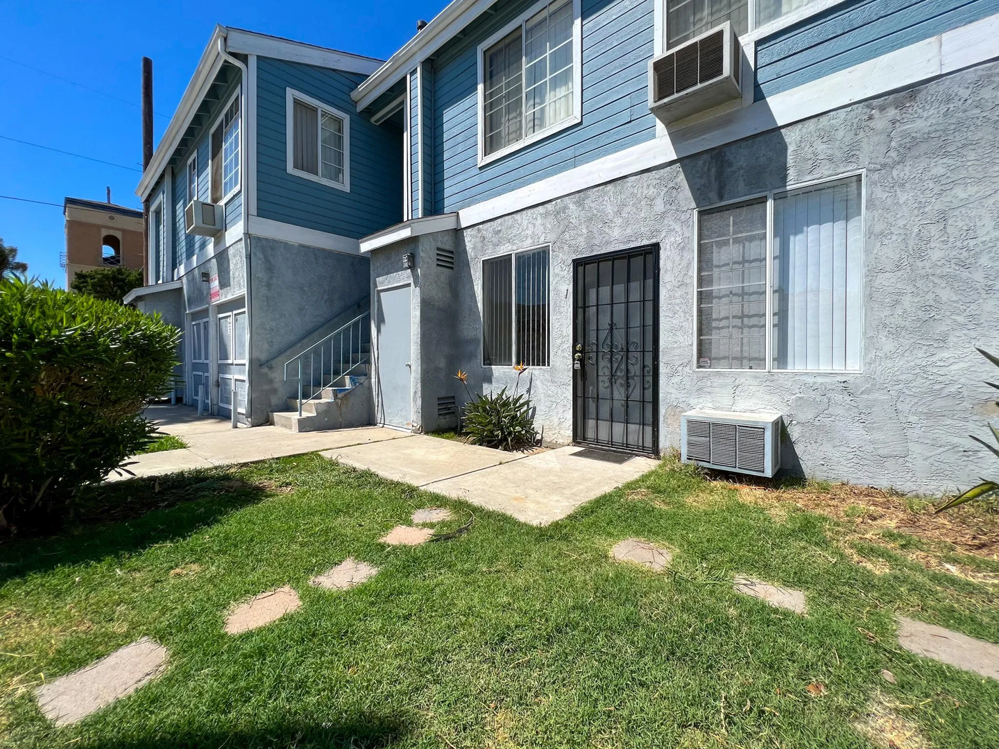 San Diego House: 3076 Lincoln Ave