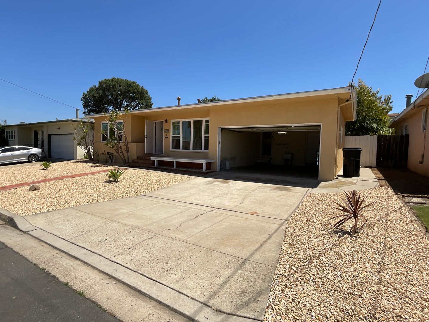 San Diego House: 6653 Julie St