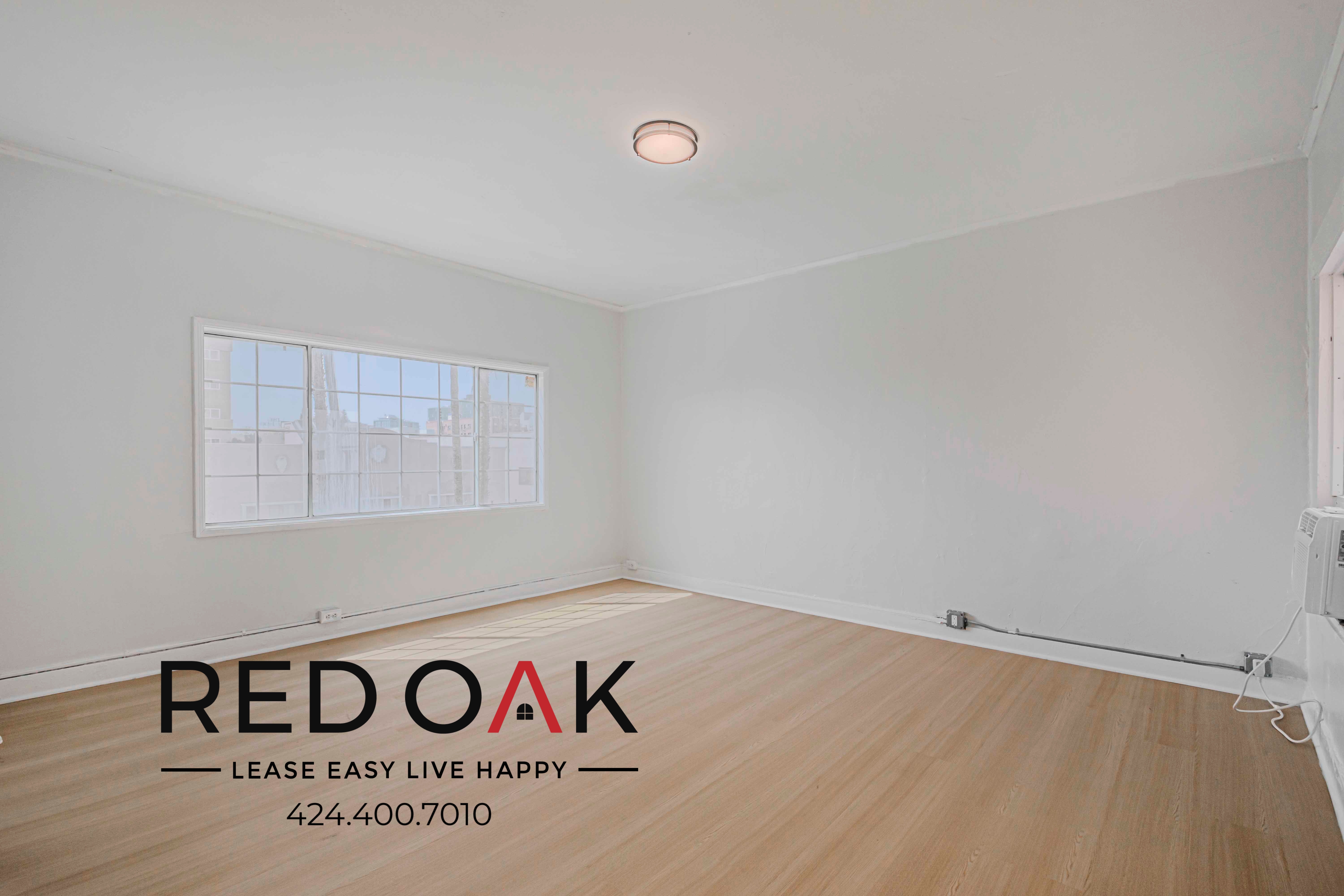 Los Angeles Apartment: 822 S Park View St