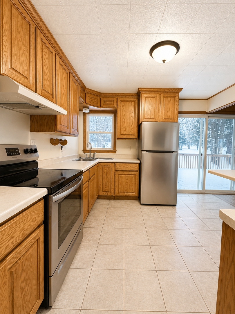 Baraboo House: E12505 Cty Rd W