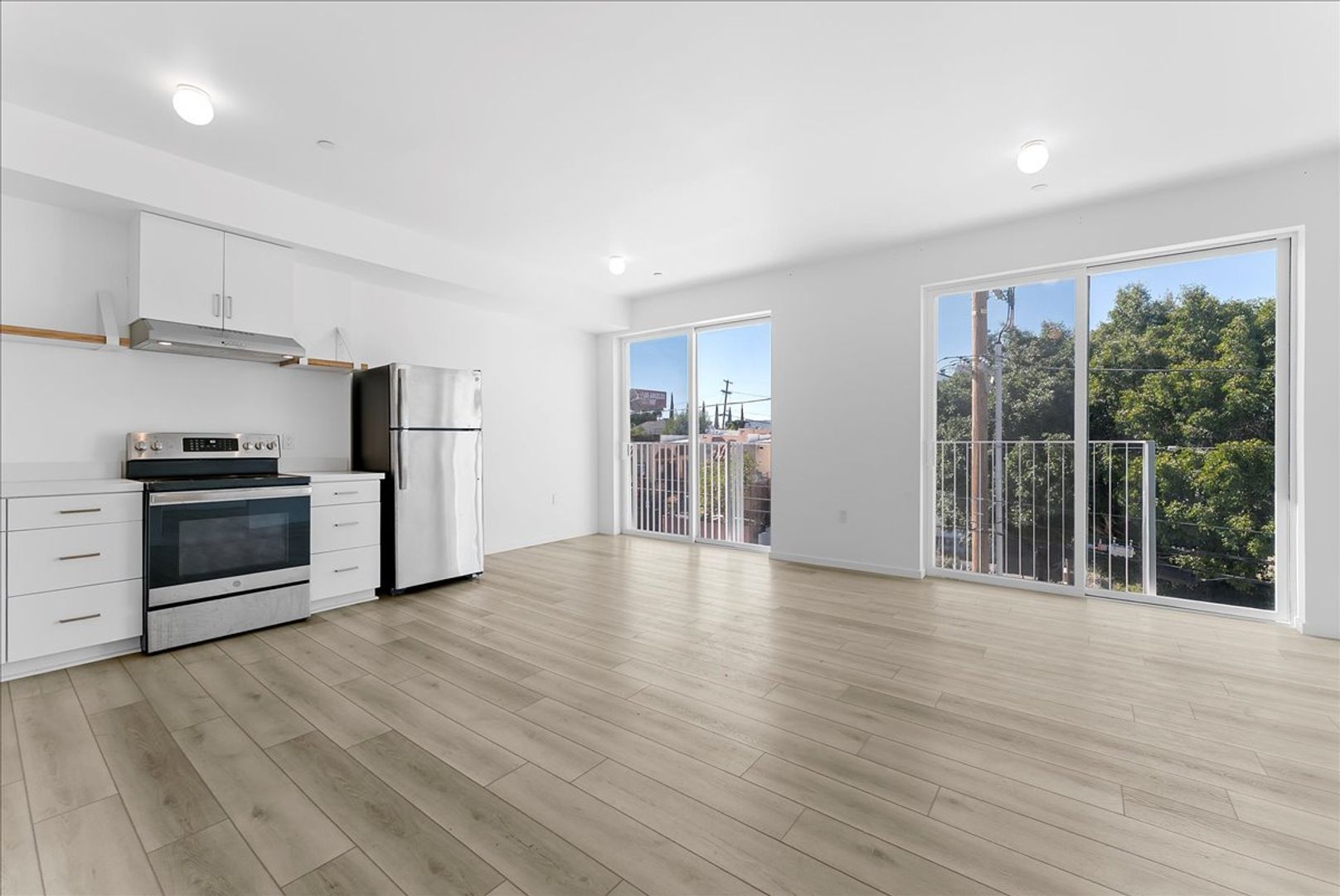 Los Angeles Apartment: 636 N Juanita Ave