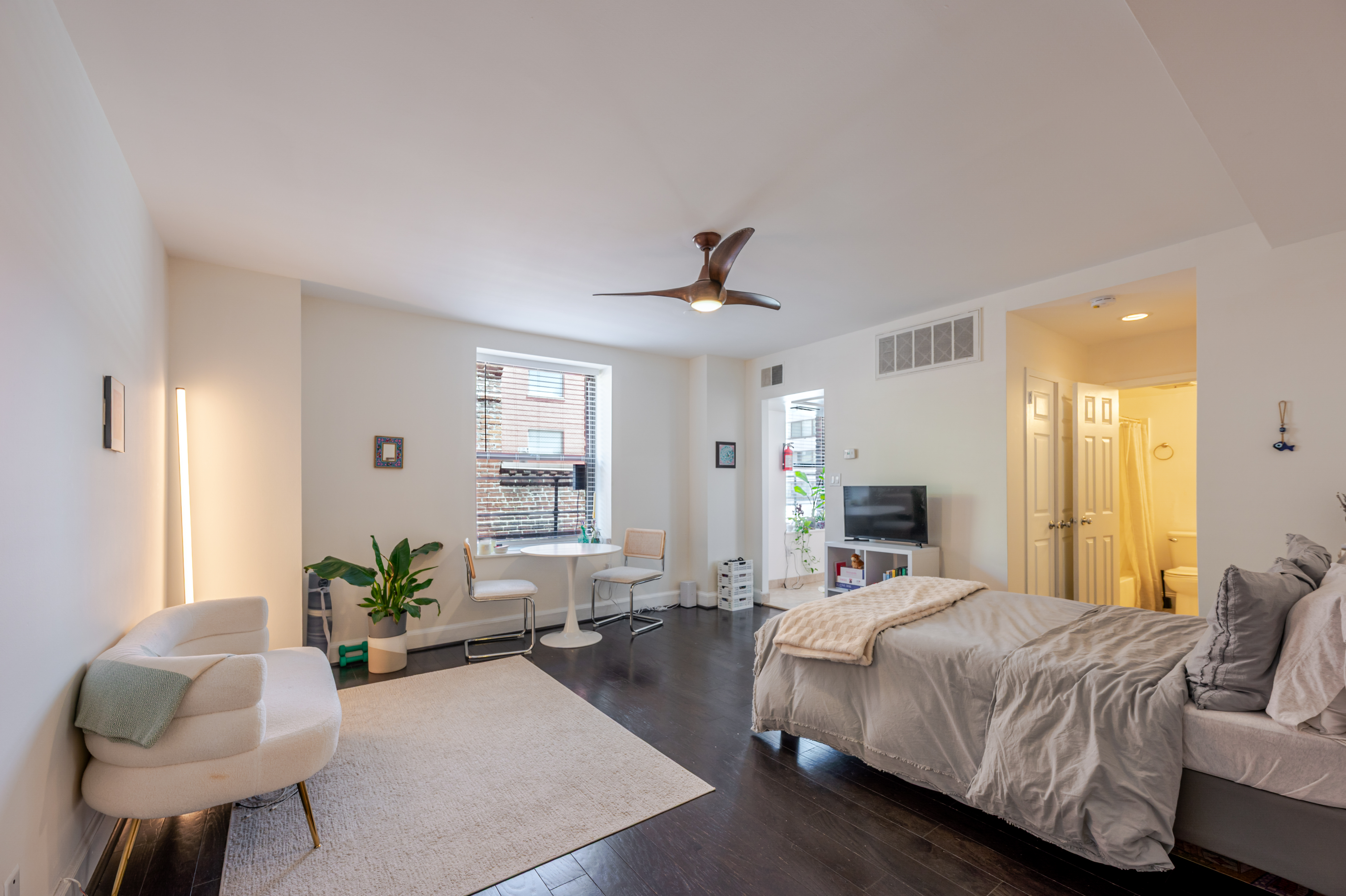 Washington Condo: 1115 12th St NW