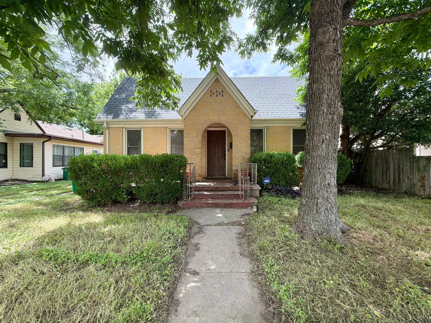 Austin House: 903 E 38th Street