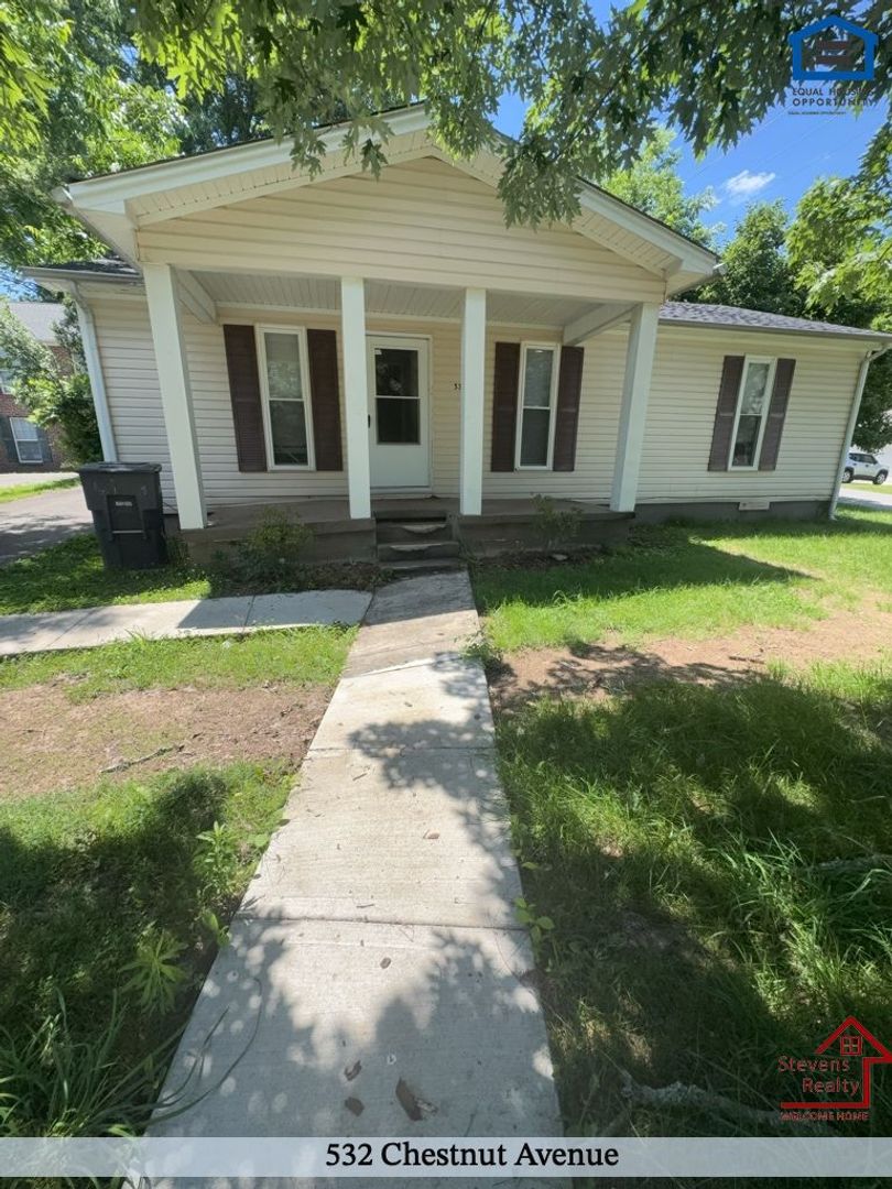 Cookeville House: 532 Chestnut Ave