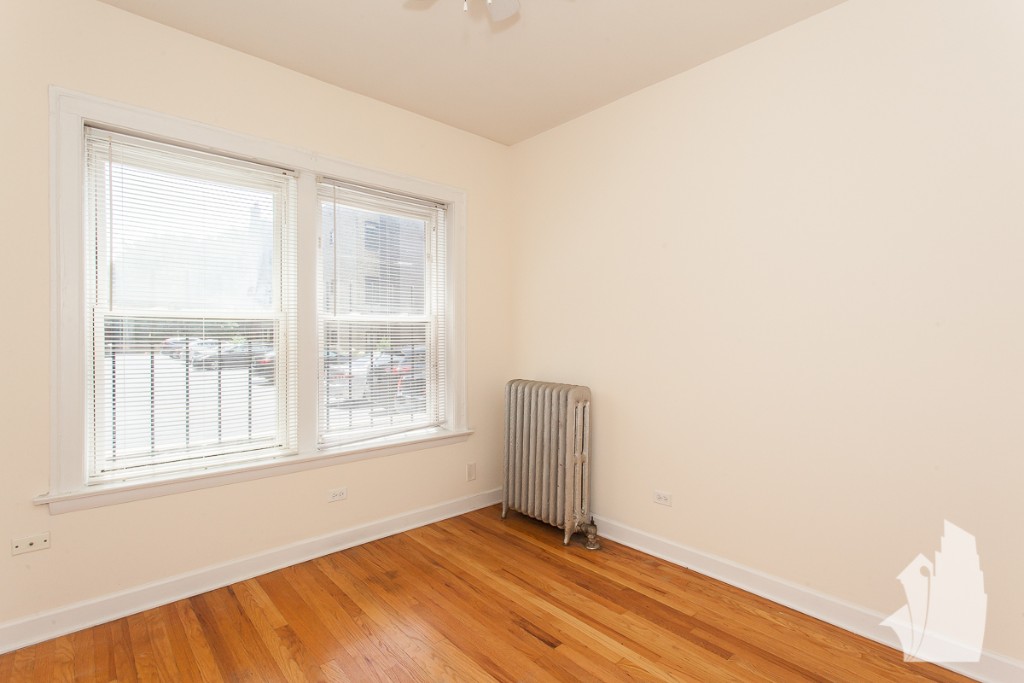 Chicago Condo: 3914 North Pine Grove Avenue
