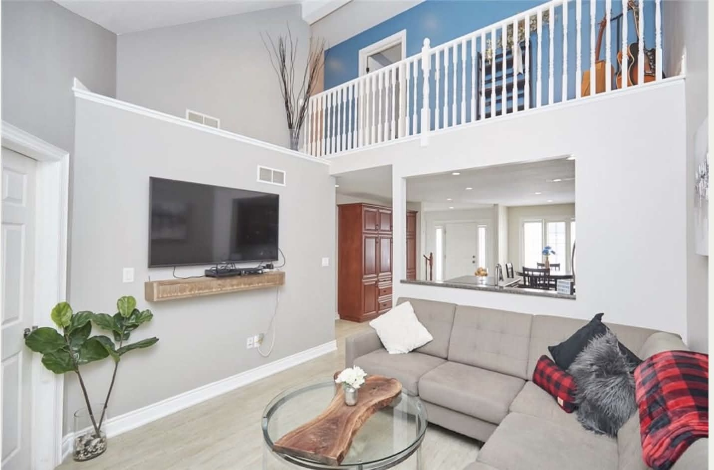 Thorold House: 23 Ormond St N