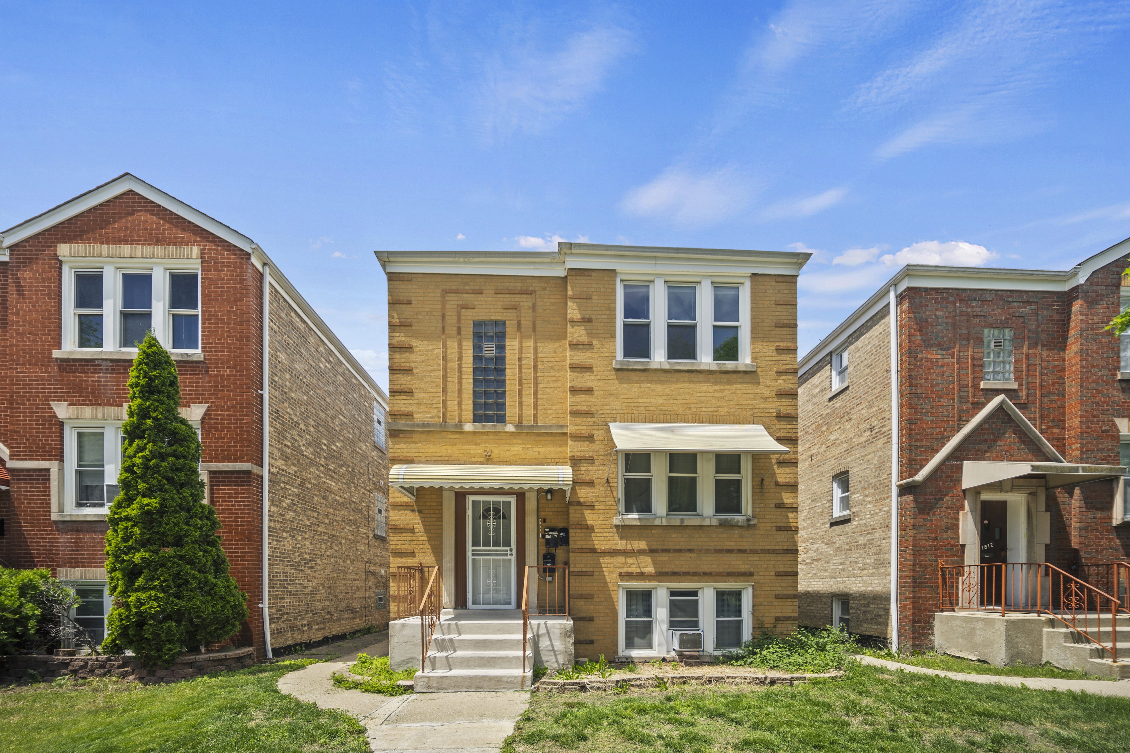 Berwyn Condo: 1814 Elmwood Ave