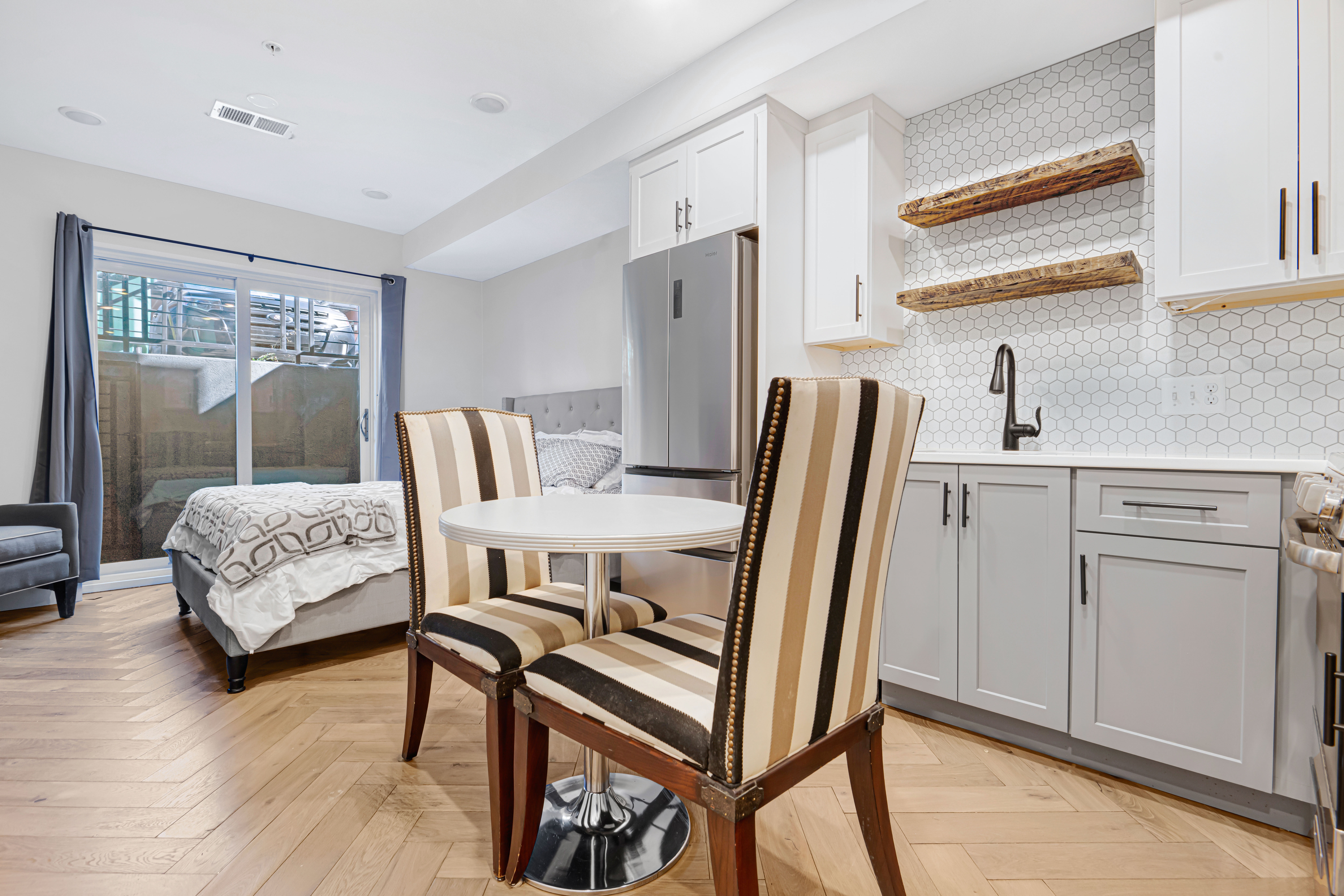 Washington Condo: 1457 Girard St NW