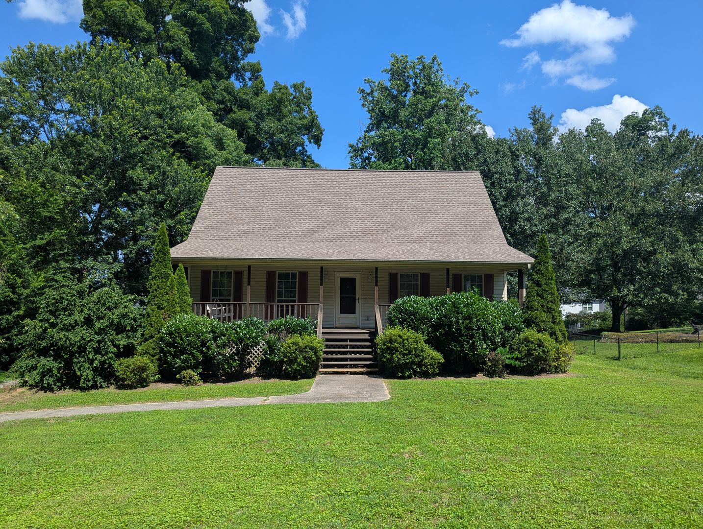 Chattanooga House: 6422 Levi Road
