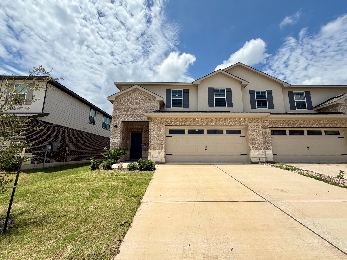 Manor House: 14812 Afleet Alex Street