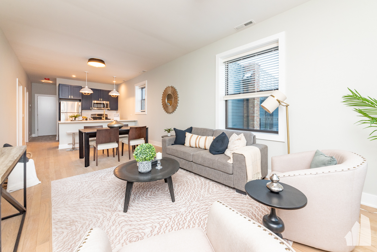 Chicago Condo: 4409 West Montrose,