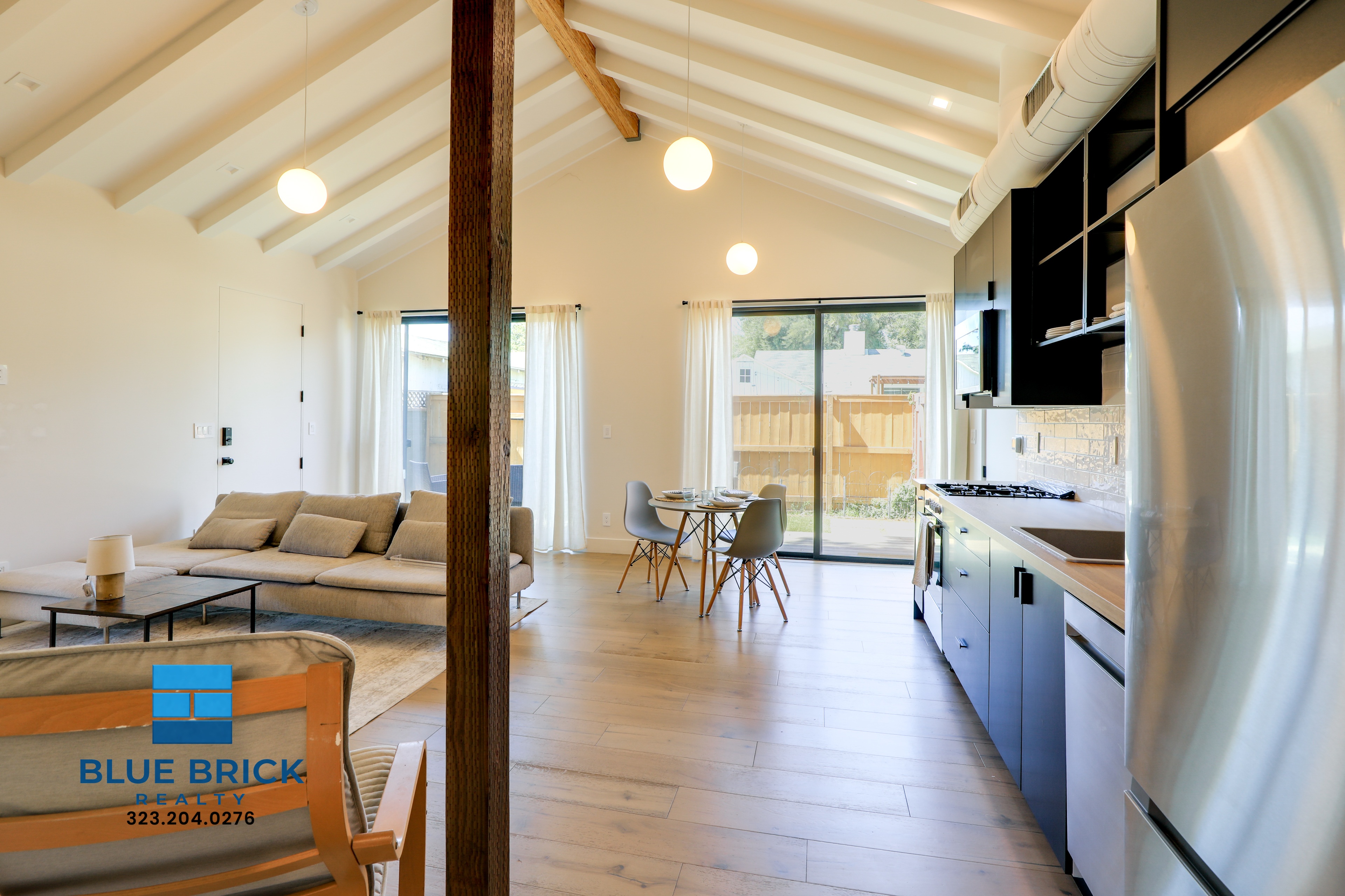 Van Nuys House: 14120 Archwood St