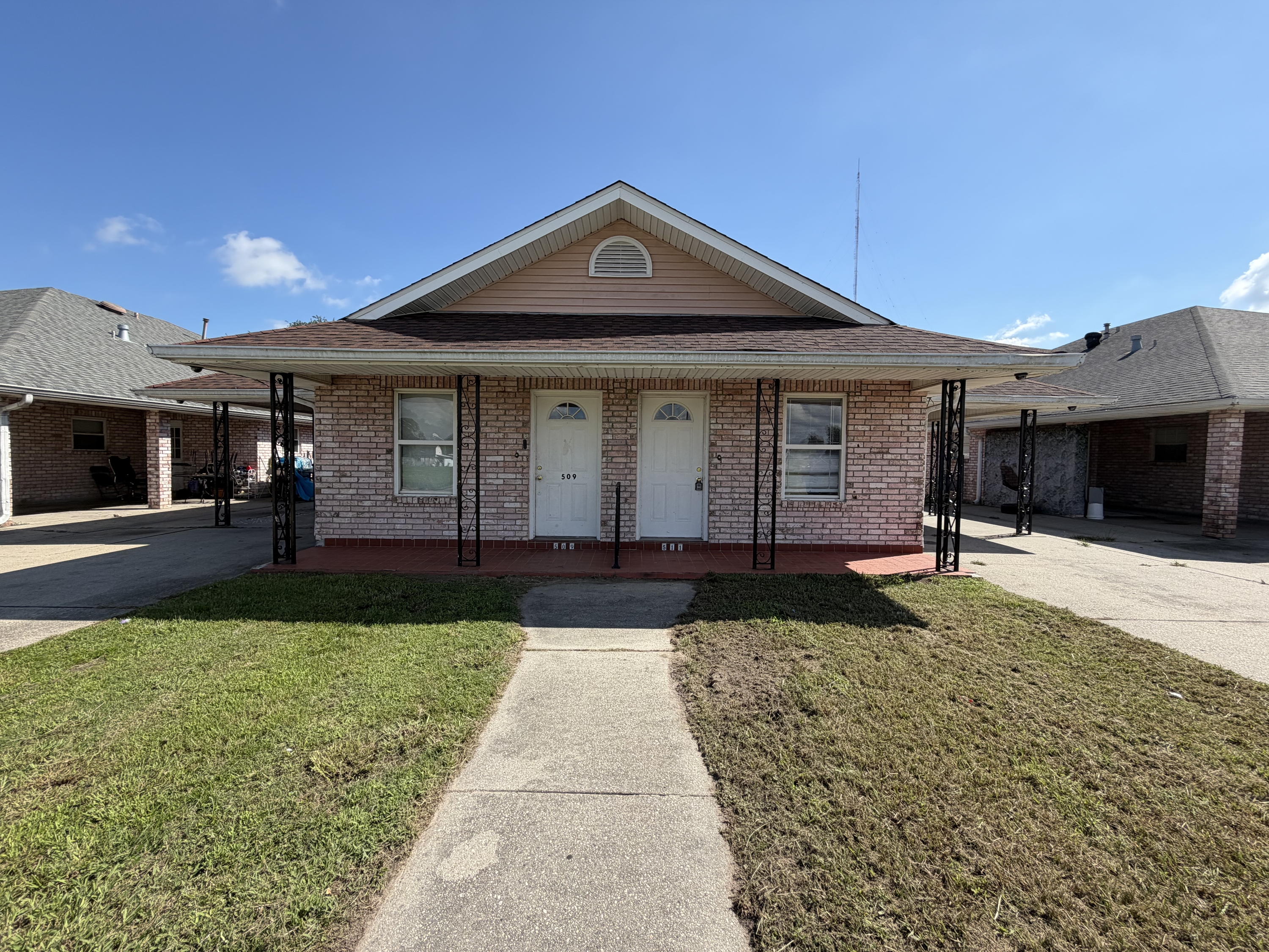 Chalmette Condo: 511 E Genie St