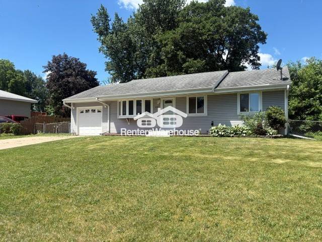 Circle Pines House: 255 Twilite Ter