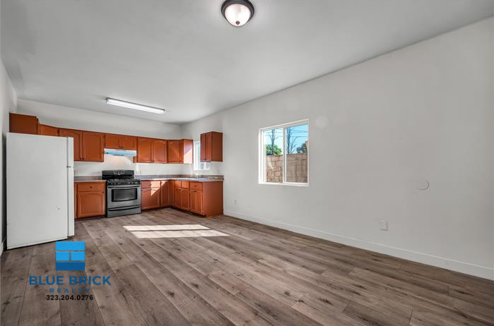Los Angeles Condo: 8316 San Pedro St
