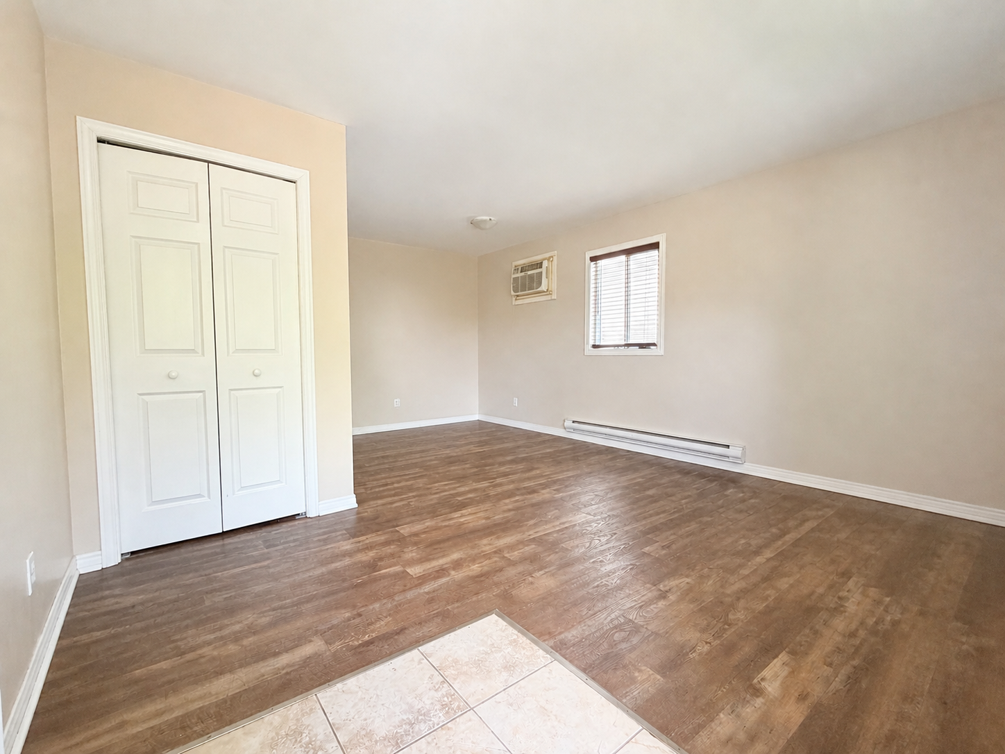 Windsor Condo: 429 Bruce Ave