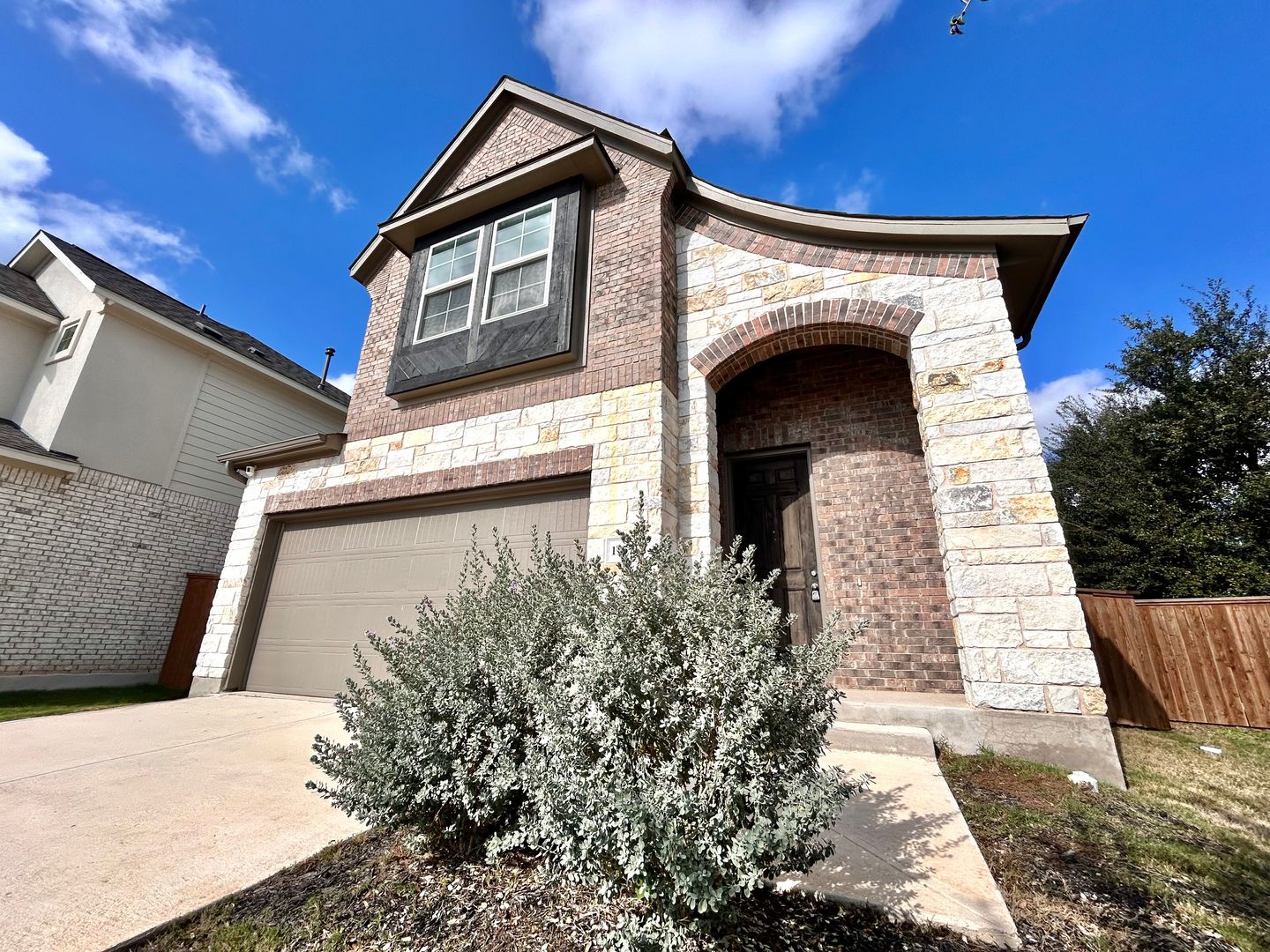 Georgetown House: 1357 Kneehigh Lane